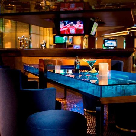 Hong Kong SkyCity Marriott Hotel Restaurant bilde The Sports Bar