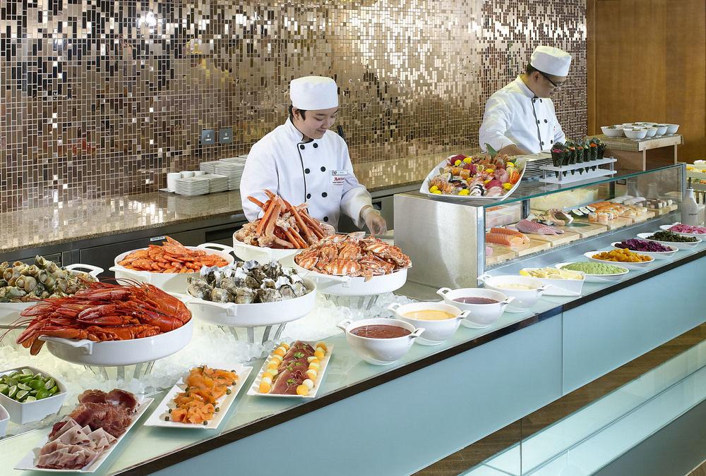 Hong Kong SkyCity Marriott Hotel Eksteriør bilde A buffet at a hotel