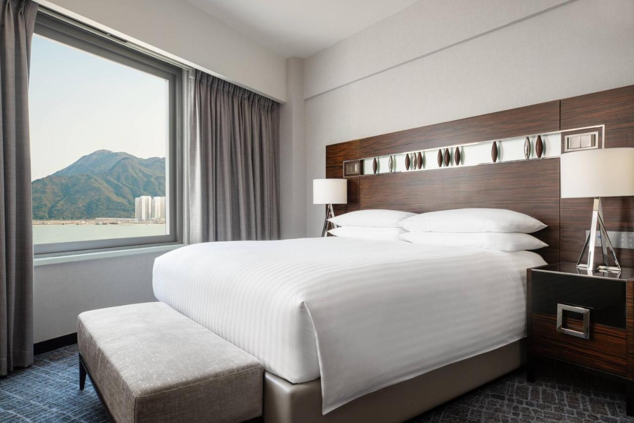 Hong Kong SkyCity Marriott Hotel Eksteriør bilde Deluxe Room
