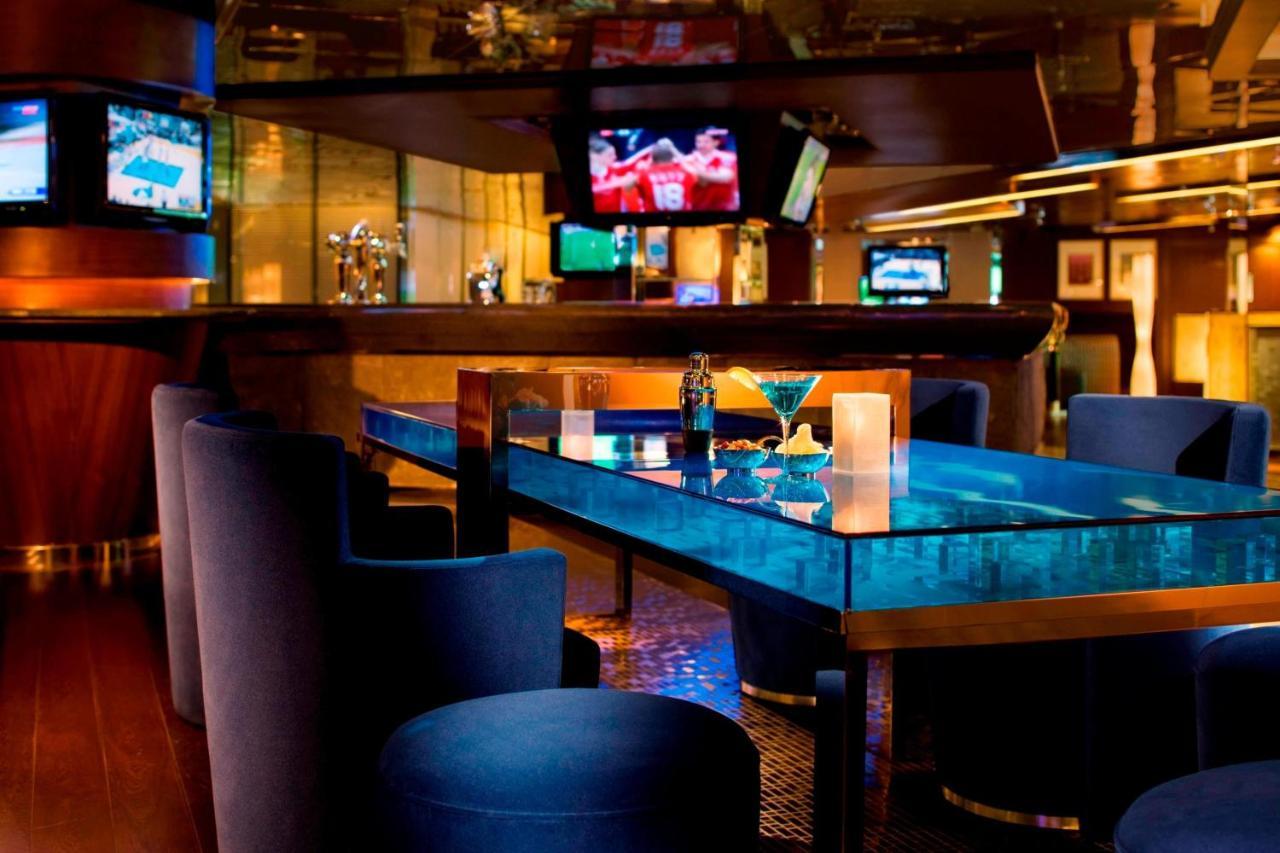 Hong Kong SkyCity Marriott Hotel Restaurant bilde The Sports Bar