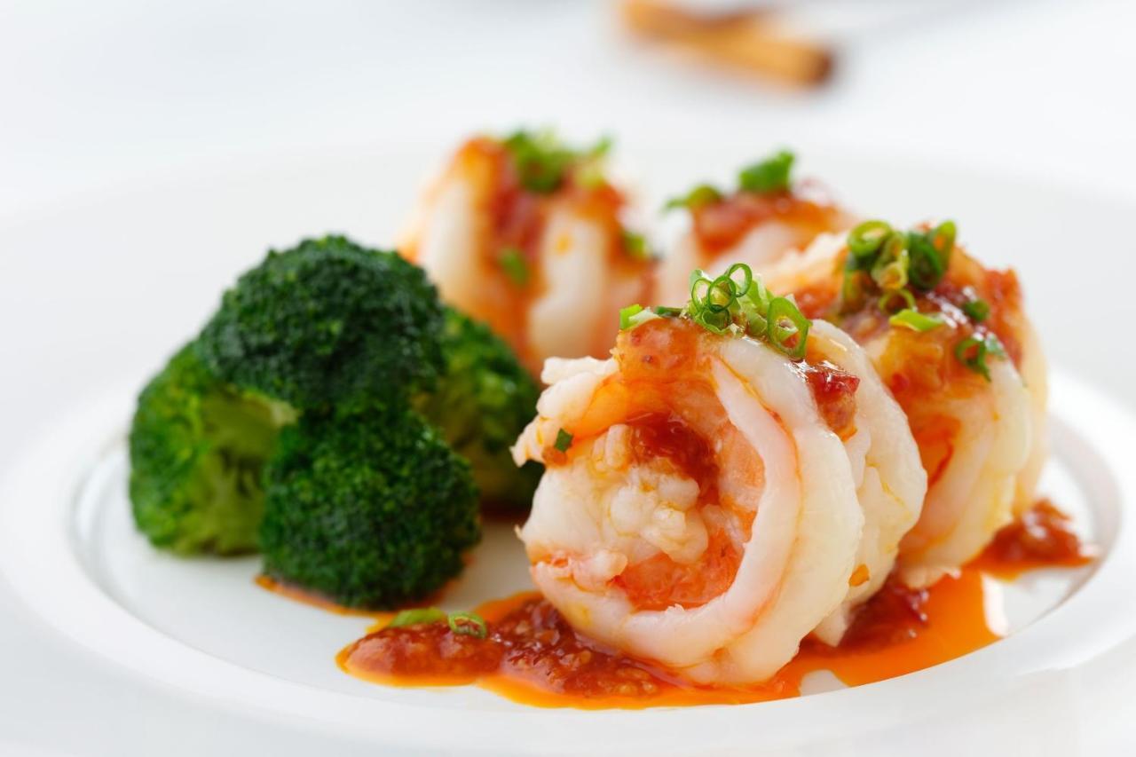 Hong Kong SkyCity Marriott Hotel Eksteriør bilde Shrimp and broccoli